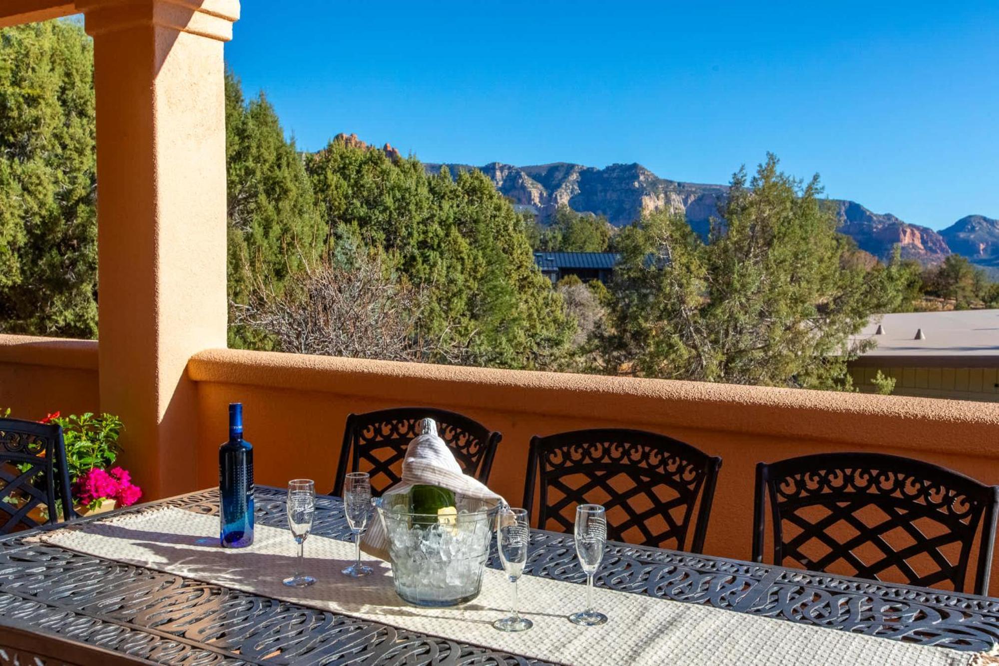 5 Bed 3 Bath Uptown Sedona-Game Room-Sauna-Cold Plunge-Jacuzzi-Gym Exterior photo