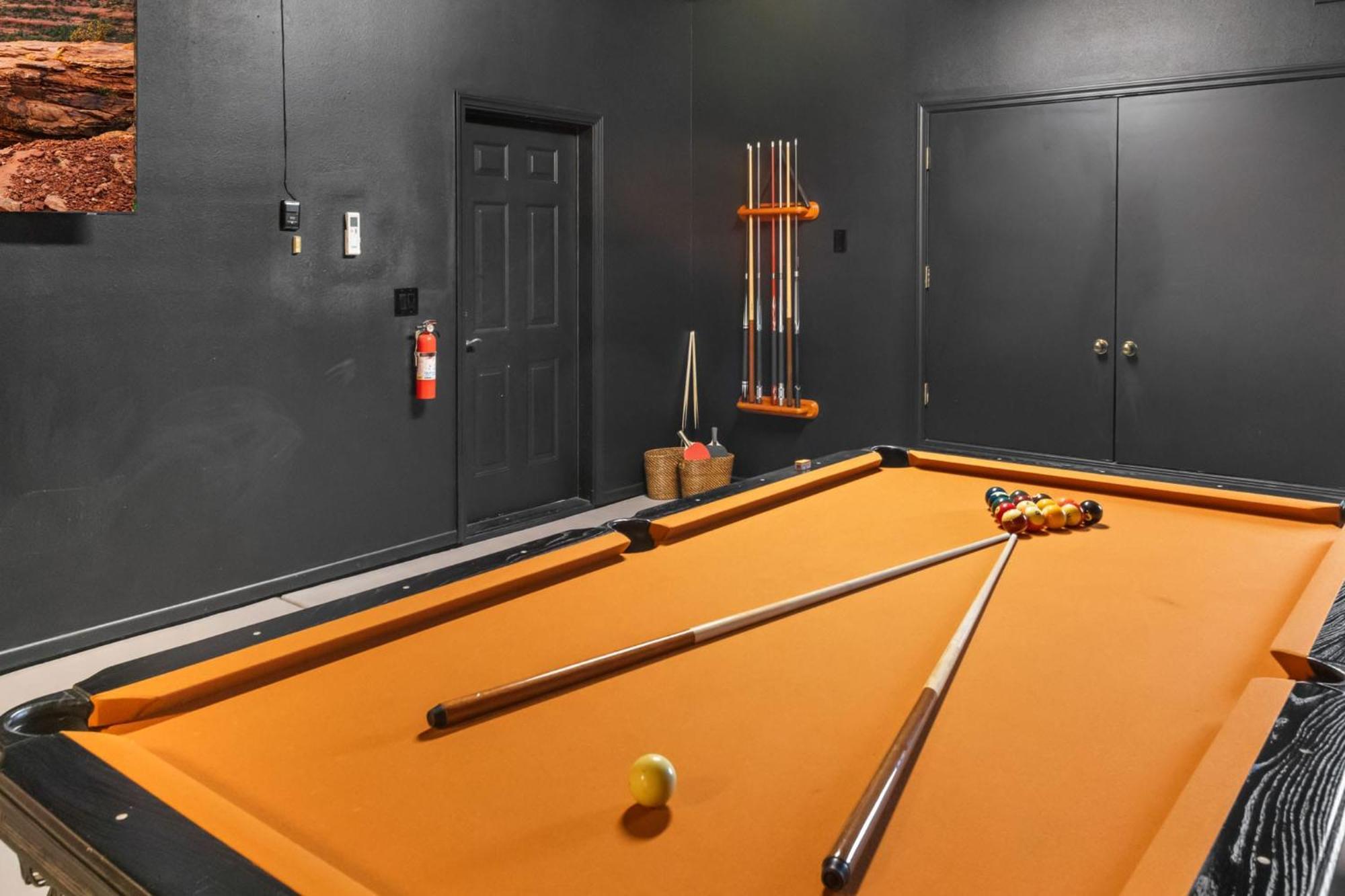 5 Bed 3 Bath Uptown Sedona-Game Room-Sauna-Cold Plunge-Jacuzzi-Gym Exterior photo
