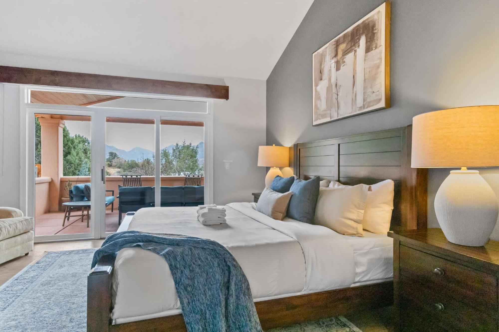 5 Bed 3 Bath Uptown Sedona-Game Room-Sauna-Cold Plunge-Jacuzzi-Gym Exterior photo