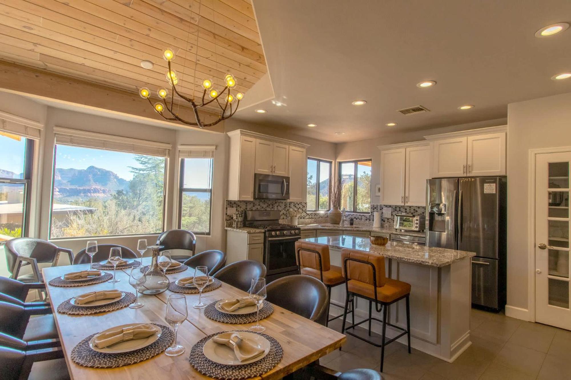 5 Bed 3 Bath Uptown Sedona-Game Room-Sauna-Cold Plunge-Jacuzzi-Gym Exterior photo