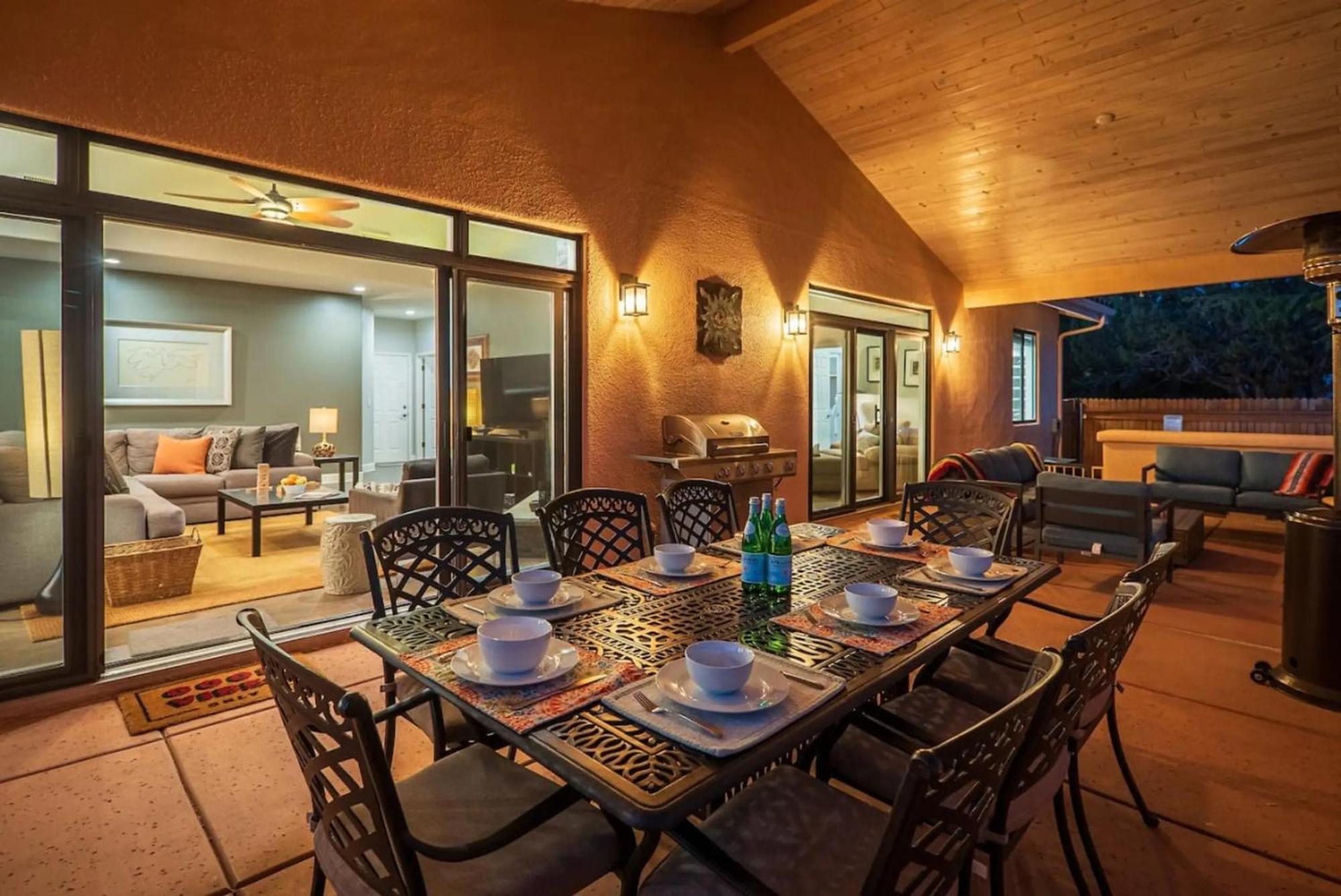 5 Bed 3 Bath Uptown Sedona-Game Room-Sauna-Cold Plunge-Jacuzzi-Gym Exterior photo